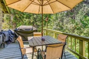 Cozy Bears Hideaway Cabin about 3 Mi to Shaver Lake!